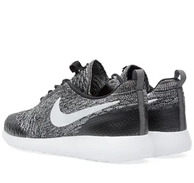 Nike Roshe One Flyknit Sneakers