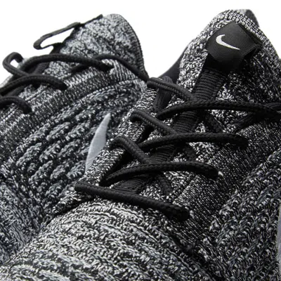 Nike Roshe One Flyknit Sneakers