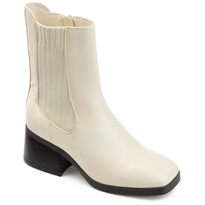 Journee Collection Women's Tru Comfort Foam Desree Bootie In White