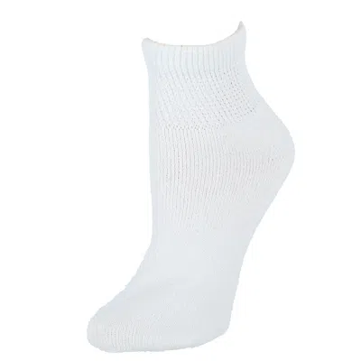 Ctm Women's Diabetic Ankle Socks (3 Pair Pack) In White