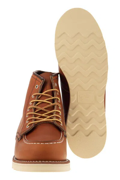 Red Wing Shoes 03375 Classic Moc Toe Mountain Boots In Gold