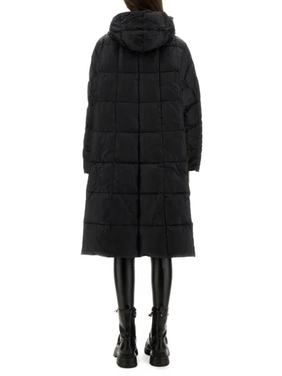 Ienki Ienki Long Down Jacket "pyramid" In Black