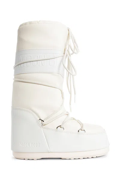 Moon Boot Unisex White Boots In White