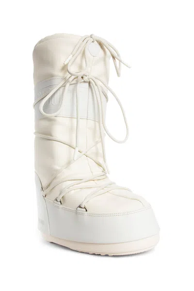 Moon Boot Unisex White Boots In White
