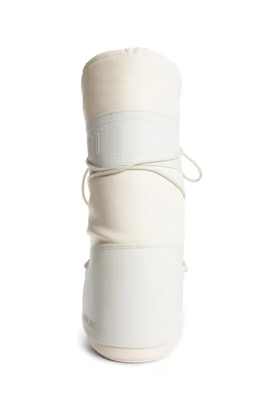 Moon Boot Unisex White Boots In White