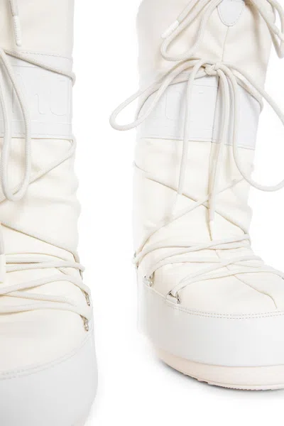 Moon Boot Unisex White Boots In White