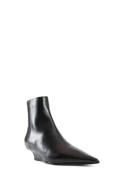 Totême Toteme Sharp 50 Leather Ankle Boots In Black