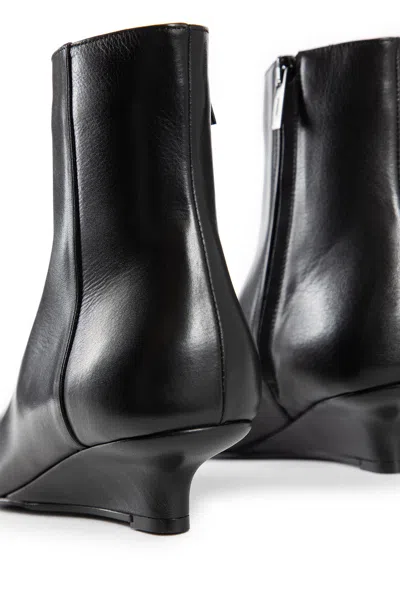 Totême Toteme Sharp 50 Leather Ankle Boots In Black