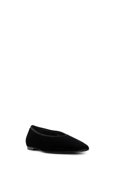Totême Toteme Minimalist Velvet Ballerinas Shoes In Black