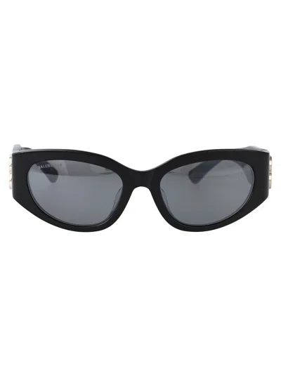 Balenciaga Gray Cat-eye Sunglasses In Black