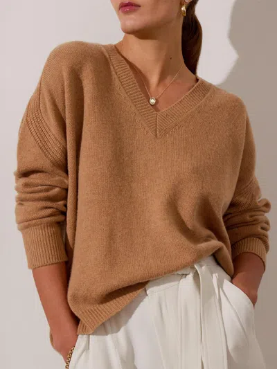 Brochu Walker The James Vee Sweater In Camel Mélange