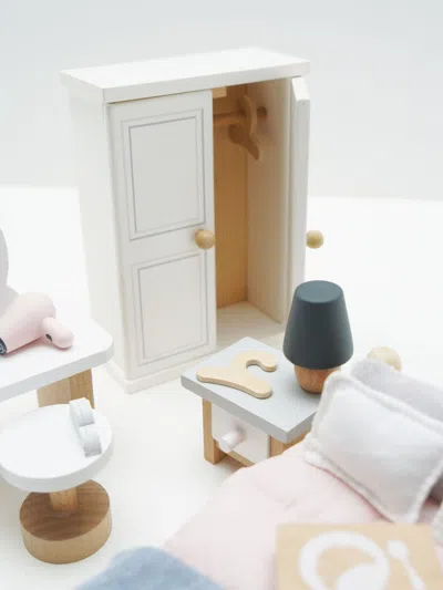 Le Toy Van Wooden Dolls House Bedroom-19 Piece (10.5cm X 5.8cm X 14.8cm) One Size Multicoloured In Multicoloured