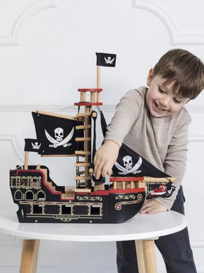 Le Toy Van Barbarossa Pirate Ship & Characters (50 X 19 X 48cm) One Size Black In Black
