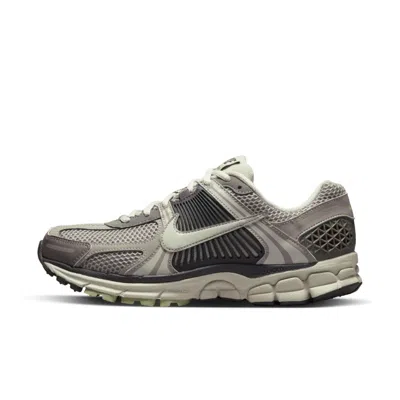 Nike Zoom Vomero 5 Cobblestone/light Bone Fb8825-001 Women's In Grey