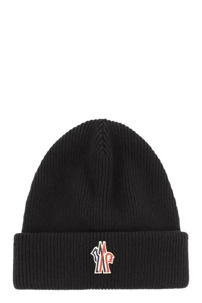 Moncler Grenoble Black Ribbed Beanie With Logo Patch In Wool Man In Black
