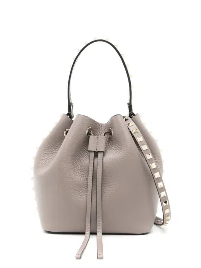 Valentino Rockstud Leather Bucket Bag In Moon Taupe
