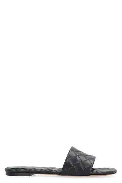 Bottega Veneta Quilted Leather Flat Slide Sandals In Black