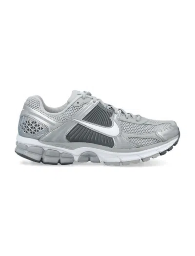 Nike Zoom Vomero 5 Suede Sneakers In Light Gray And White In Grey