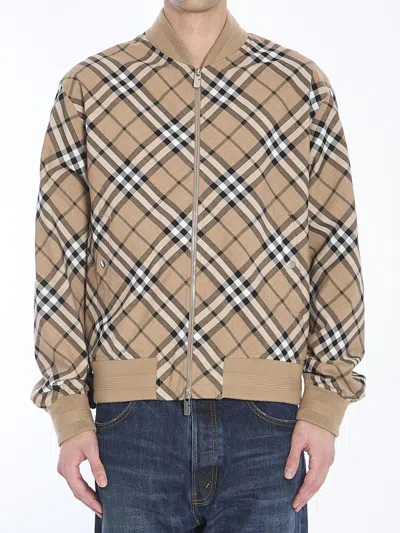 Burberry Mens Linden Ip Check Check-pattern Relaxed-fit Wool-blend Bomber Jacket In Beige