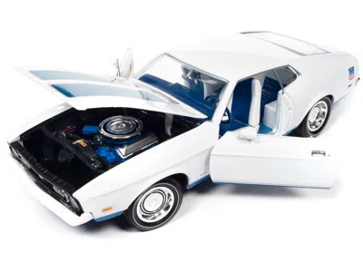 Diecast Model Autoworld 1972 Ford Mustang Sprint White With Blue Stripes "class Of 1972" "american Muscle" Series 1/18 Dieca