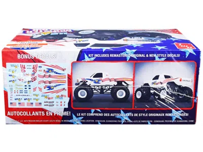 Diecast Model Amt Skill 1 Snap Model Kit Chevrolet Silverado "usa-1" Monster Truck 1/32 Scale Model By Amt
