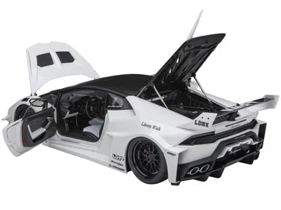 Diecast Model Autoart Lamborghini Huracan Gt "lb-silhouette Works" White With Black 1/18 Model Car By Autoart