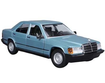 Diecast Model Bburago Mercedes-benz 190 E 2.6 Blue Metallic 1/24 Diecast Model Car By Bburago