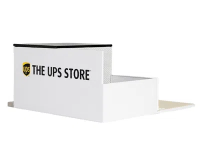 Diecast Model Greenlight The Ups Store Diorama "mechanic's Corner" For 1/64 Scale Models By Greenlight