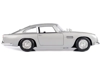 Diecast Model Motormax Aston Martin Db5 Rhd (right Hand Drive) Silver Metallic James Bond 007 "goldfinger" (1964) Movie "ja