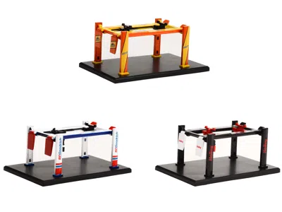 Diecast Model Greenlight Four-post Lifts Set Of 3 Pieces Series 4 1/64 Diecast Models By Greenlight