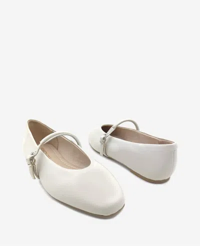 Kenneth Cole Magnolia Mary Jane Flat In Ecru Leather