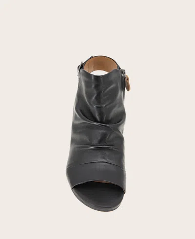 Gentle Souls - Marrion Slingback Block Heel Sandal In Black Leather