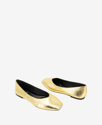 Kenneth Cole Johanna Square Toe Flat In Gold
