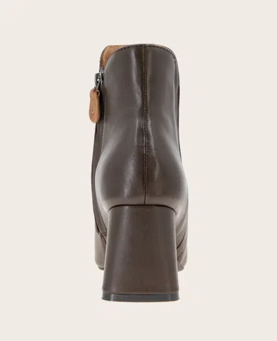 Gentle Souls - Danbury Leather Double Gore Heel Boot In Chocolate Leather