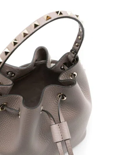 Valentino Rockstud Leather Bucket Bag In Moon Taupe