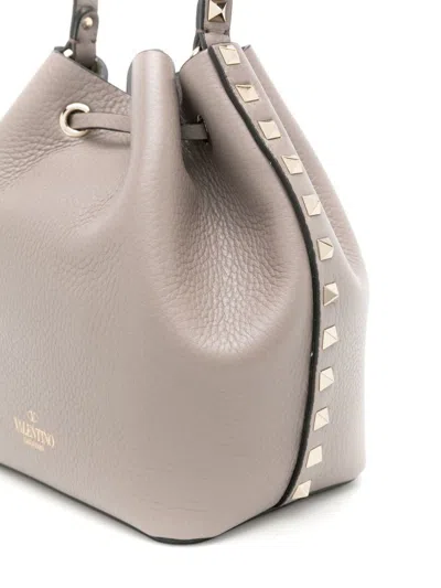 Valentino Rockstud Leather Bucket Bag In Moon Taupe