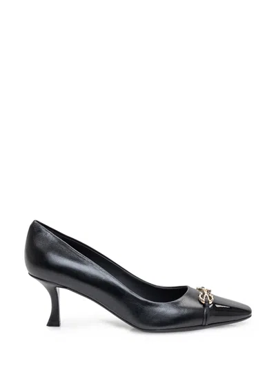 Ferragamo New Vara Plate Low Heel Pump In Black