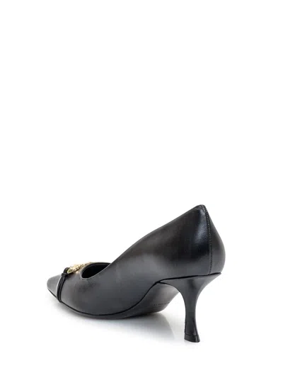 Ferragamo New Vara Plate Low Heel Pump In Black