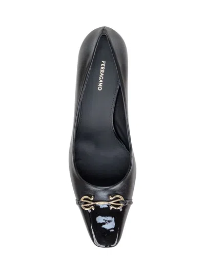 Ferragamo New Vara Plate Low Heel Pump In Black