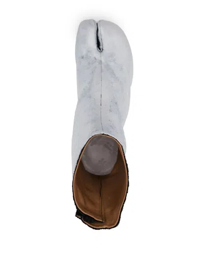 Maison Margiela Tabi Ankle Boots In White Aged Effect Leather In Black