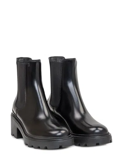 Tod's Leather Boots In Black