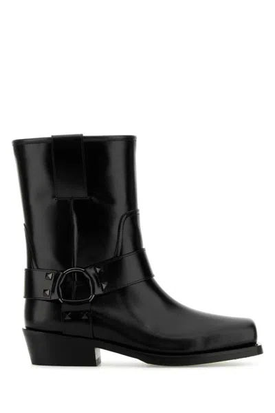 Valentino Garavani Women Biker Leather Boots With Iconic Studs In Black