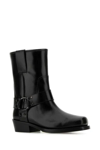 Valentino Garavani Women Biker Leather Boots With Iconic Studs In Black