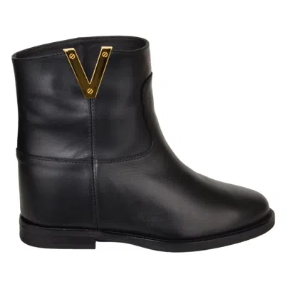 Via Roma 15 Calfskin Ankle Boot With Decorative Gold-tone Plaque In Black