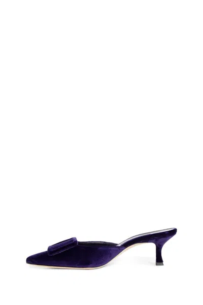 Manolo Blahnik Kitten Heel Mules In Navy Blue Suede In Purple