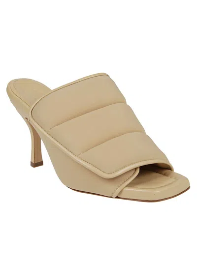 Gia Borghini Sandali Gia Donna Tessuto Beige/burro In Yellow