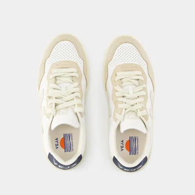 Veja V-90 Leather Low-top Sneakers