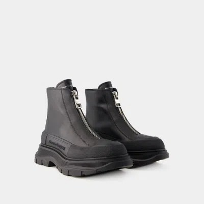 Alexander Mcqueen Alexander Mc Queen Tread Slick Ankle Boots In Black