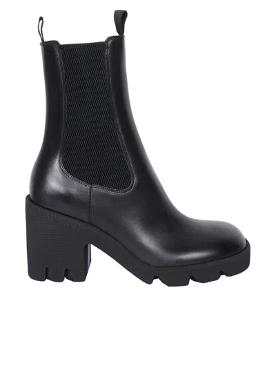 Burberry Stride 85 Leather Chelsea Heeled Boots In Black