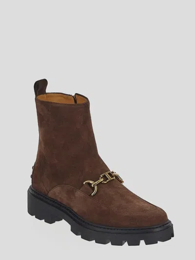 Tod's Logo-plaque Suede Ankle Boots In Multicolor